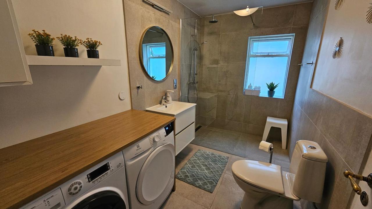 B&B Rooms Husavik 1 Bagian luar foto